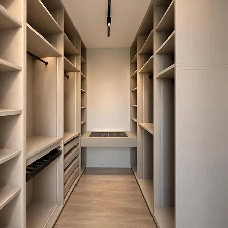 Luxury Top- Floor With Panoramic View - Tirana